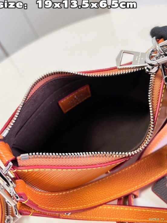 WIS LOUIS Marellini VUITTON 0720